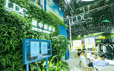 Integration von grünen Pflanzen in Shanghai Messe Design Design